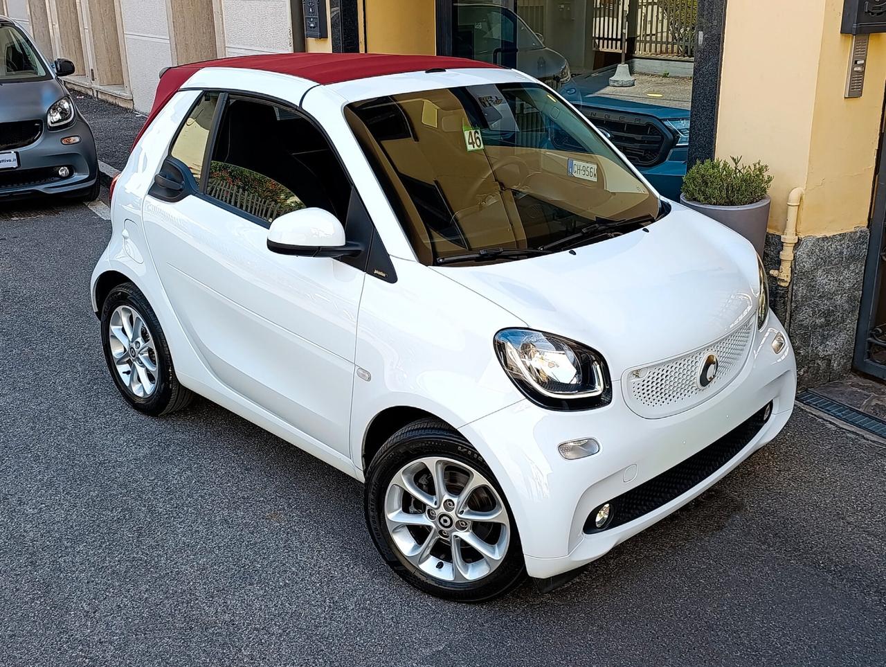 Smart ForTwo 70 1.0 twinamic cabrio Passion Capote Rossa