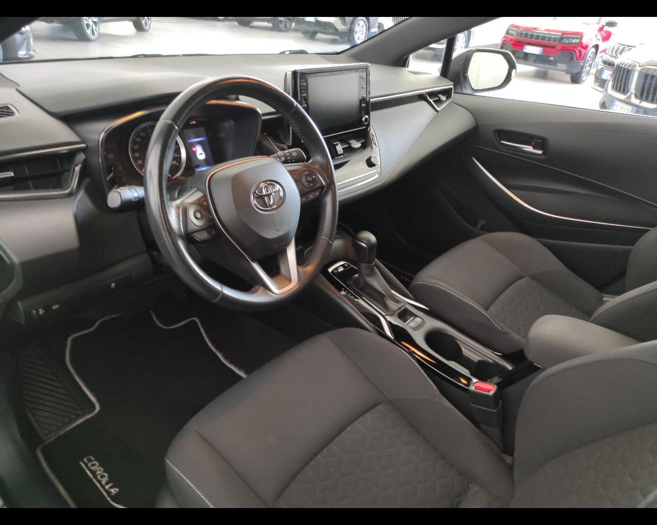 TOYOTA Corolla (2018-->) - Corolla Touring Sports 1.8 Hybrid Business