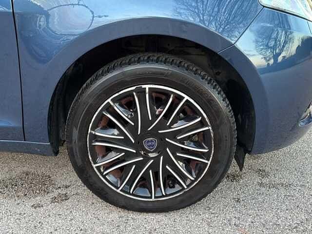 Lancia Ypsilon 1.0 FireFly 5 porte S&S Hybrid Ecochic Gold