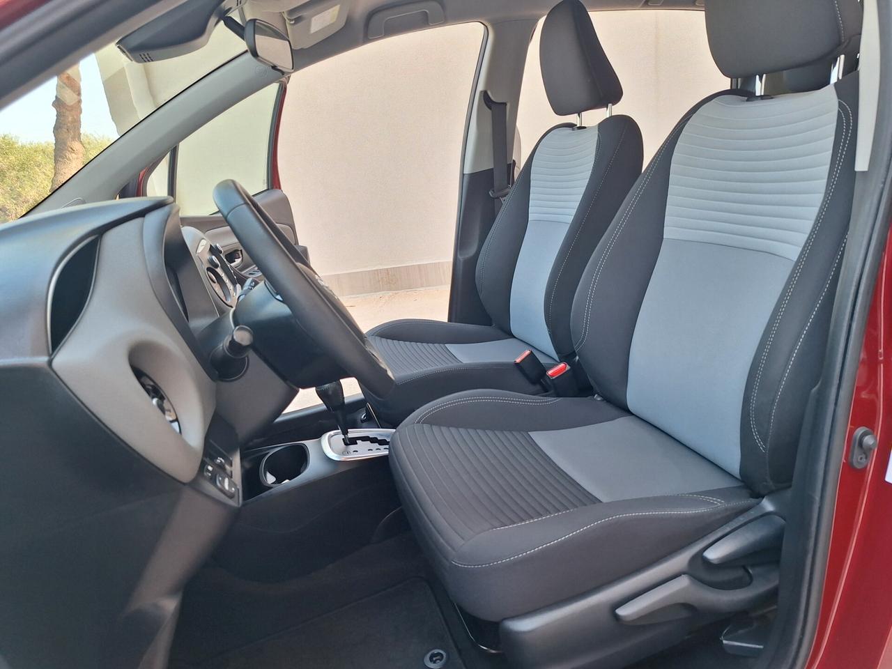 Toyota Yaris 1.5 HYBRID BUSINESS 48000 km 2018