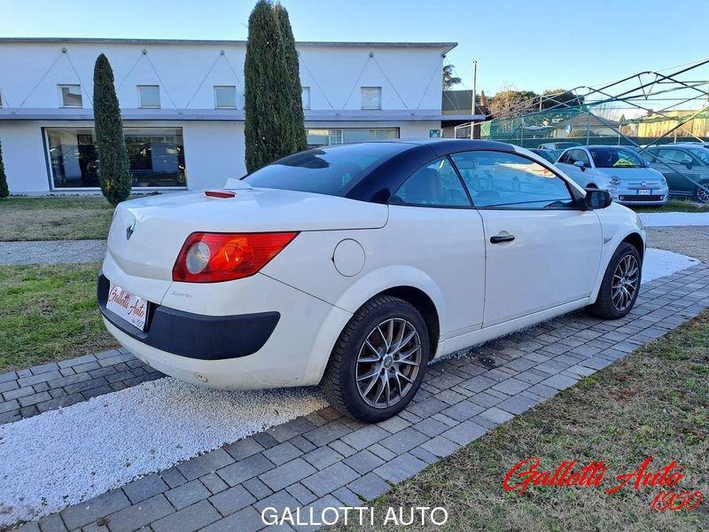 Renault Mégane C-C 2.0 16V dCi Luxe