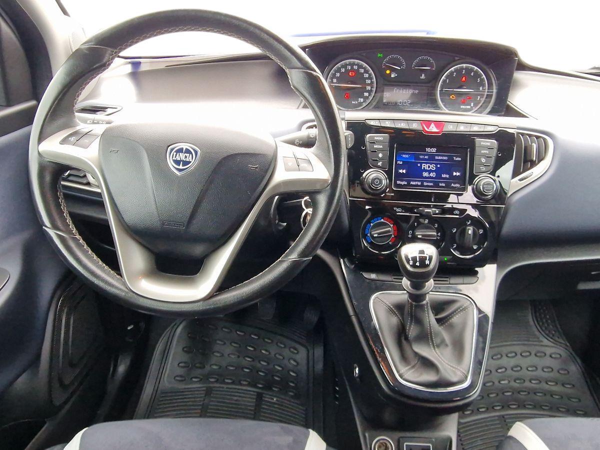 LANCIA YPSILON 900 SILVER