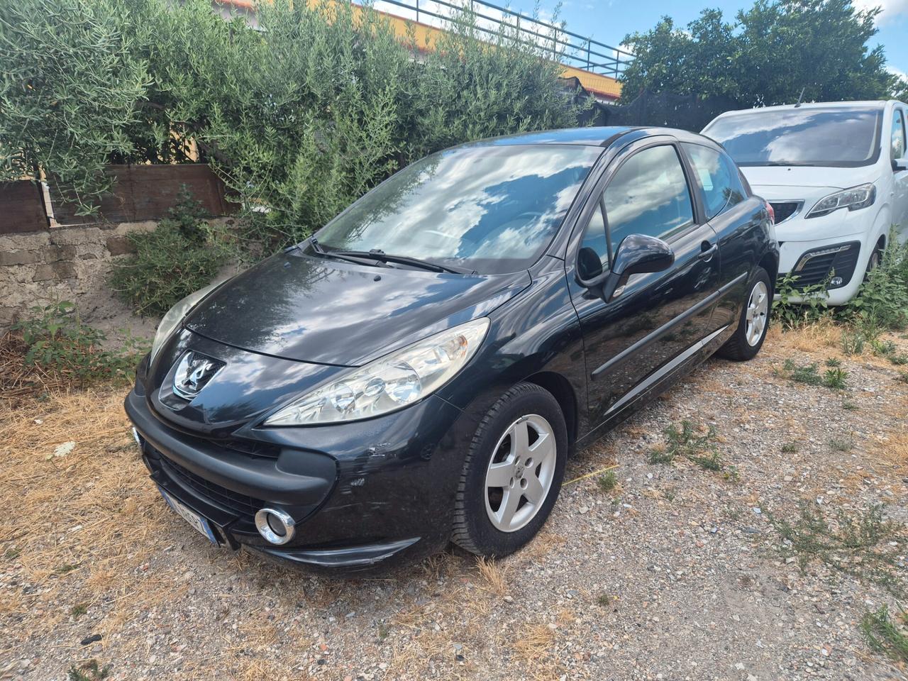 Peugeot 207 1.4 88CV 3p. ONE Line