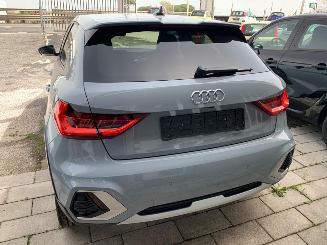 Audi A1 allstreet 35 TFSI S tronic Identity Contrast