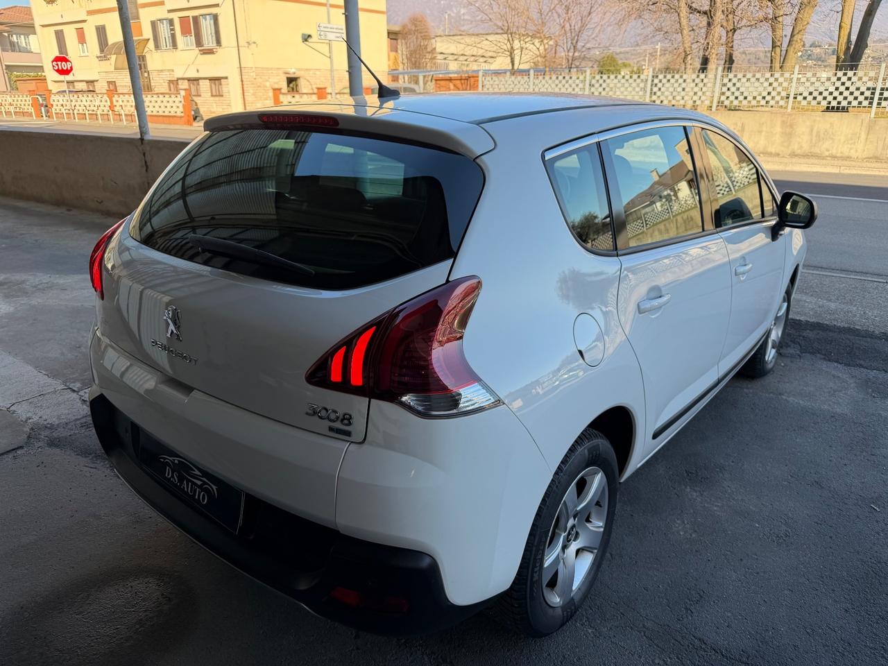 Peugeot 3008 1.6 HDi 115CV Active Cambio Automatico