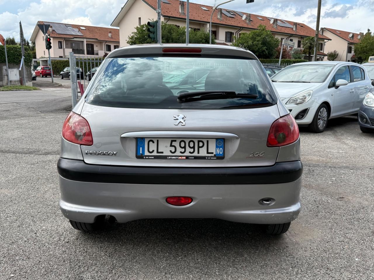 Peugeot 206 1.1 3p. XT