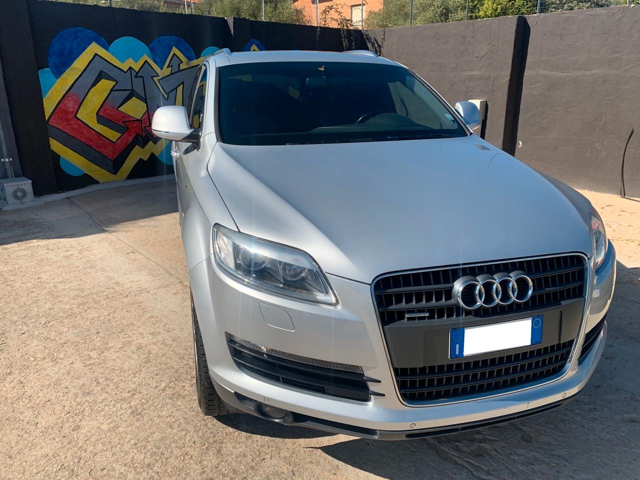 Audi Q7 S LINE
