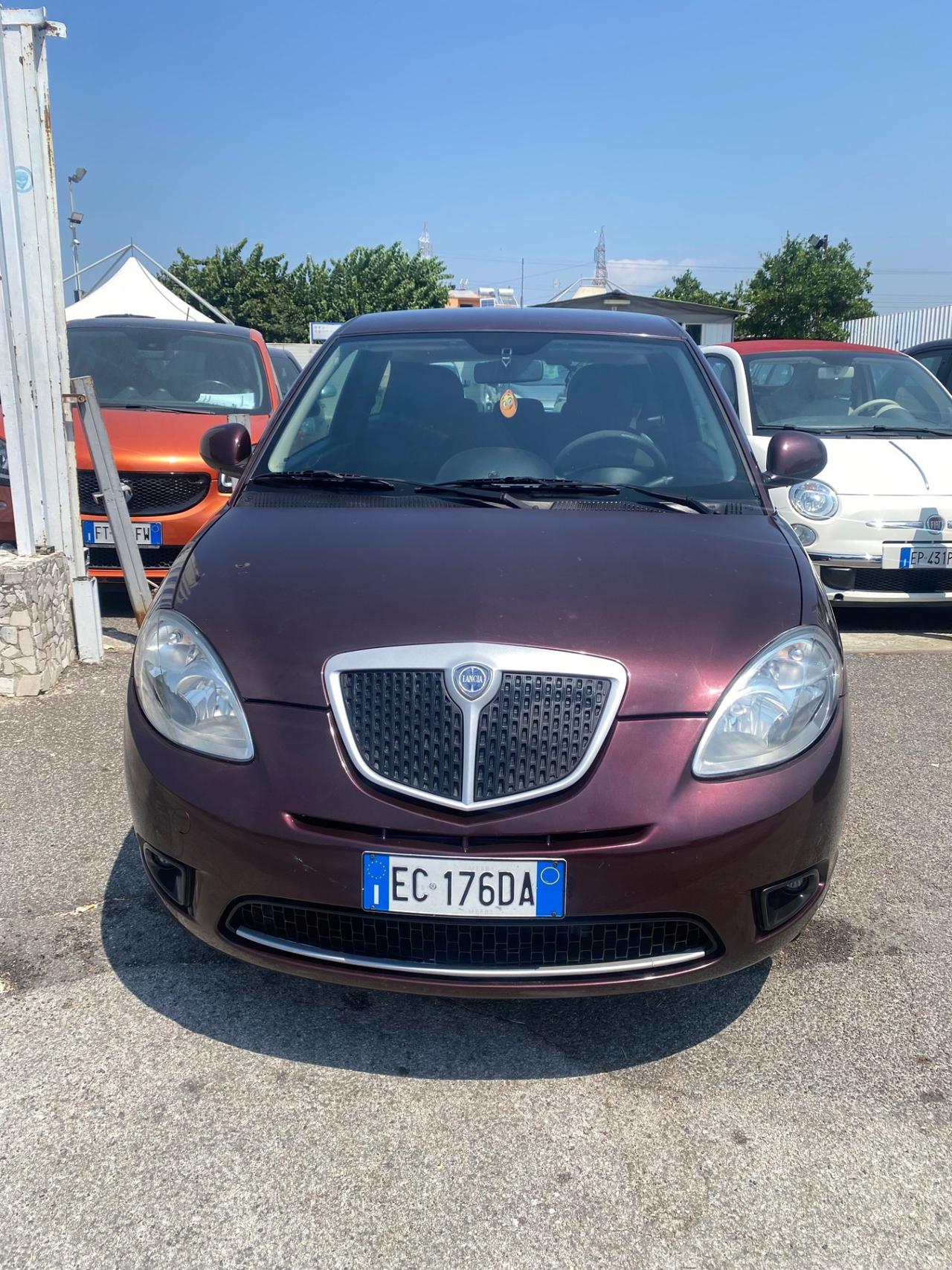 Lancia Ypsilon 1.3 MJT 75 CV Argento