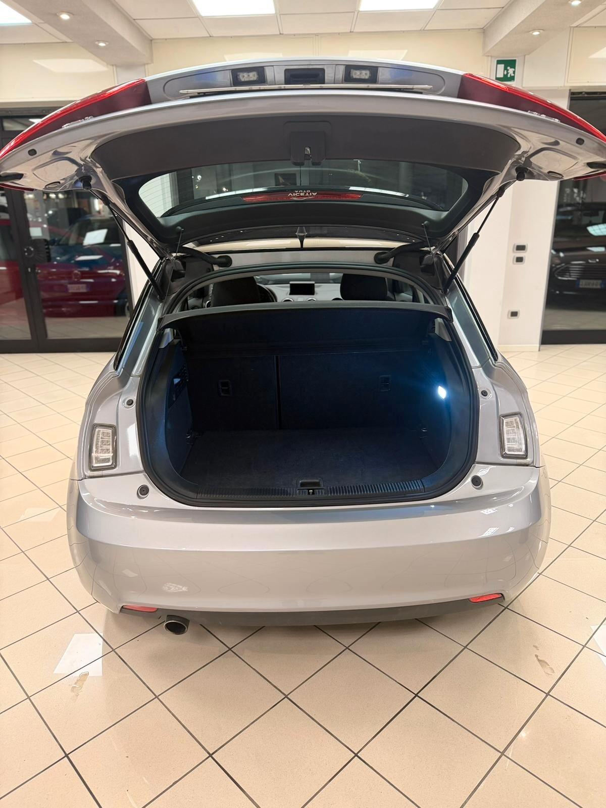 Audi A1 1.6 TDI 105 CV S line edition plus