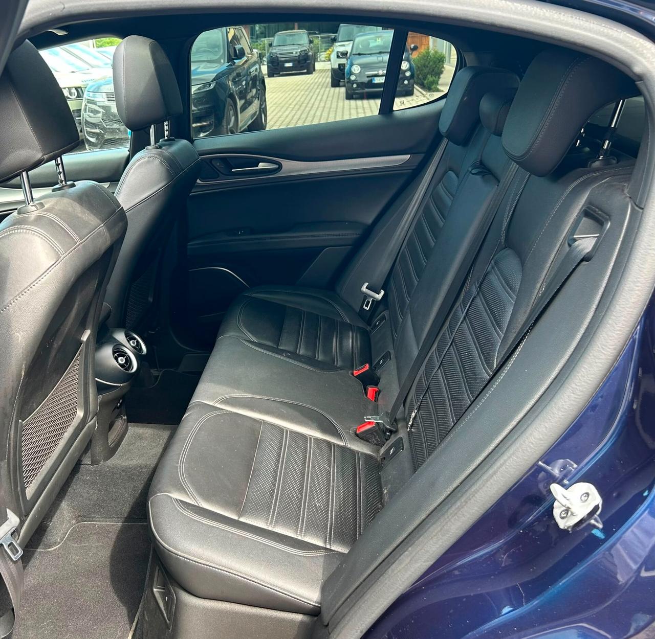 Alfa Romeo Stelvio SOLO PER COMMERCIANTI