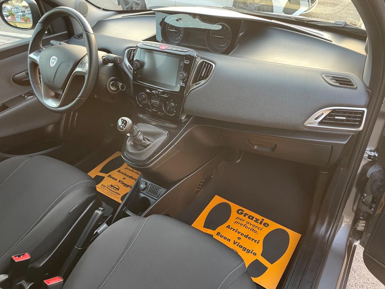 LANCIA YPSILON 1.0 BENZINA 70 (CV) 2022