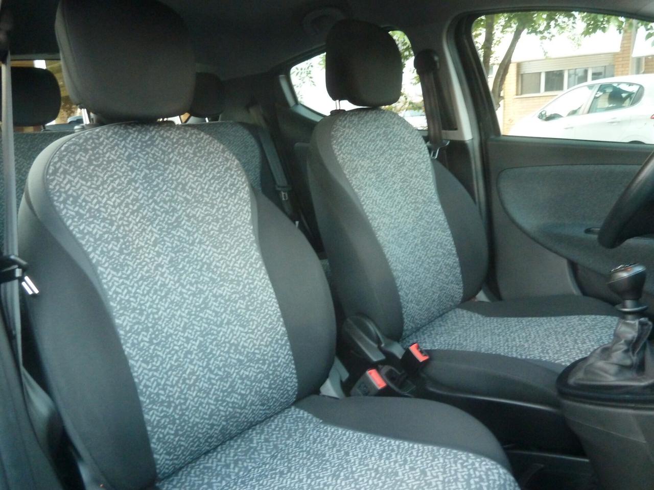 Lancia Ypsilon 1.0 FireFly 5 porte Hybrid UnYca
