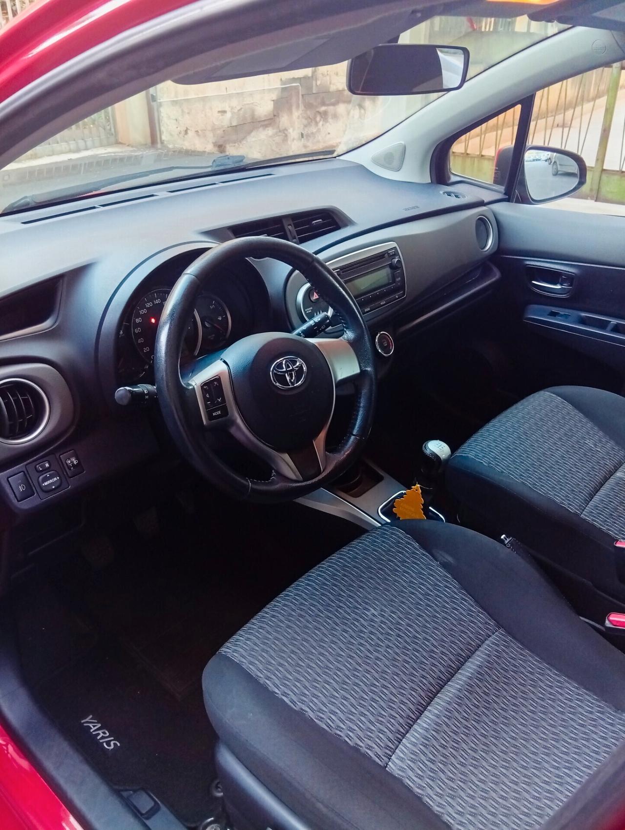 Toyota Yaris 1.0 5 porte Lounge