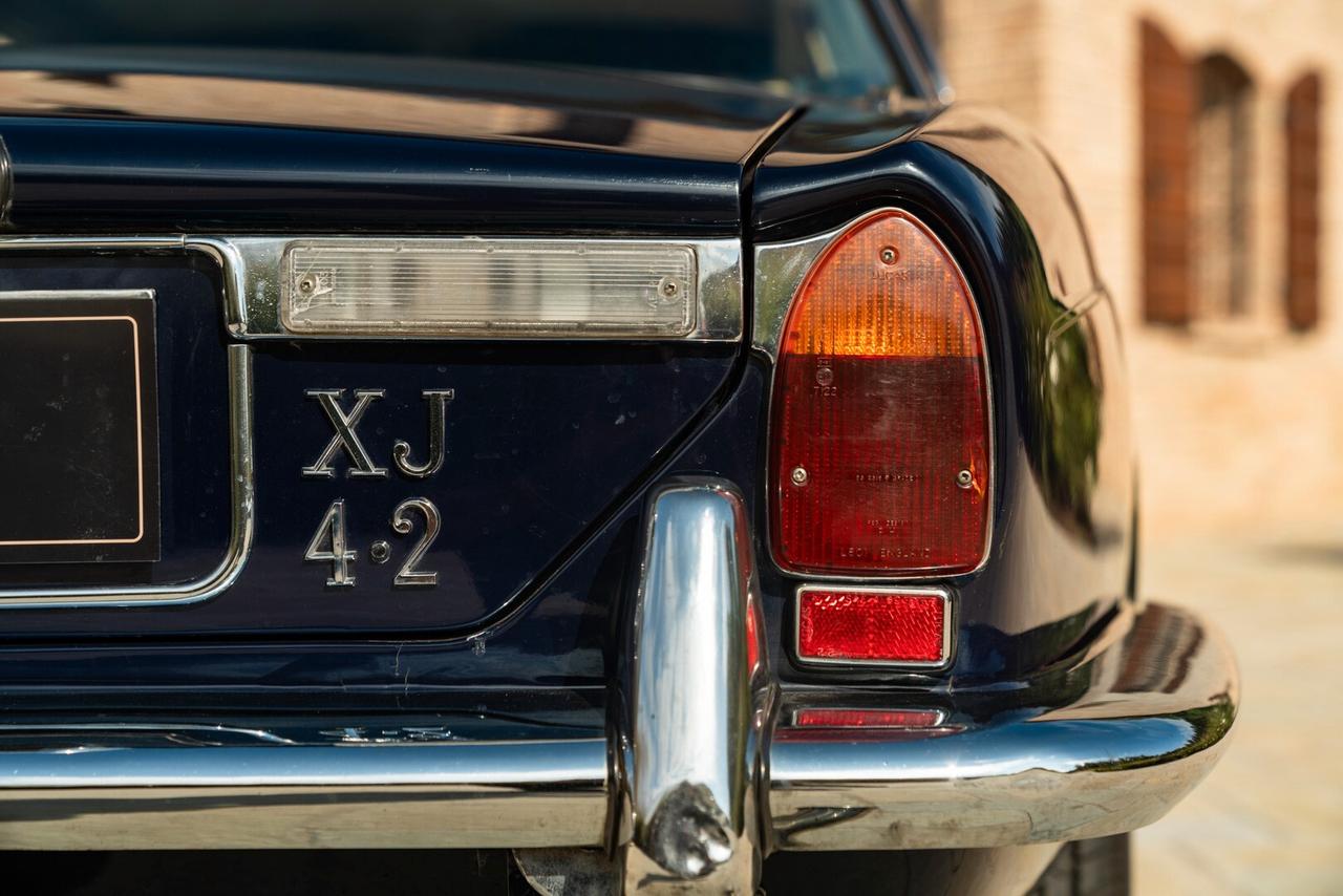 Jaguar XJ 4.2 - JAG00070
