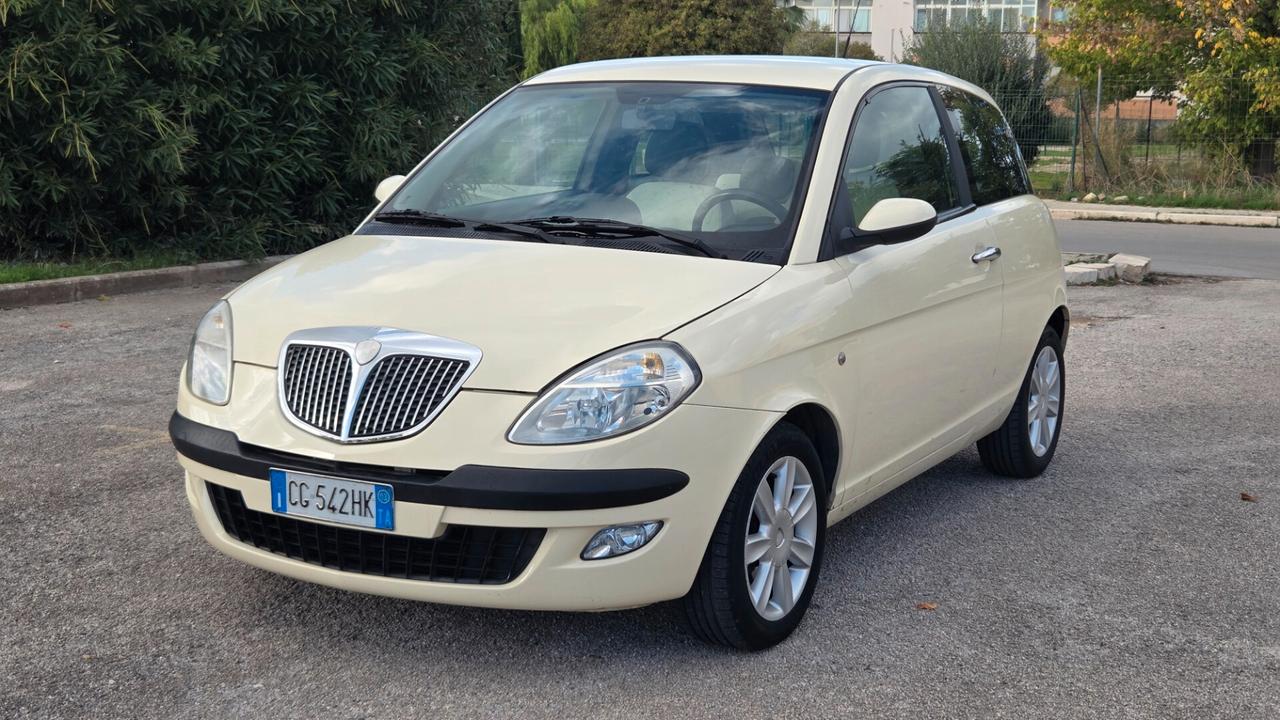 Lancia Ypsilon 1.2 Argento