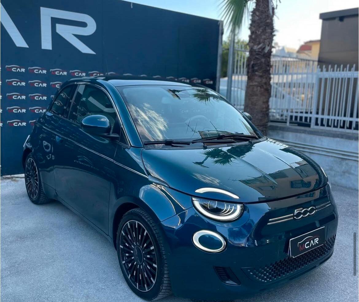 Fiat 500 500e Berlina 42 kWh La Prima