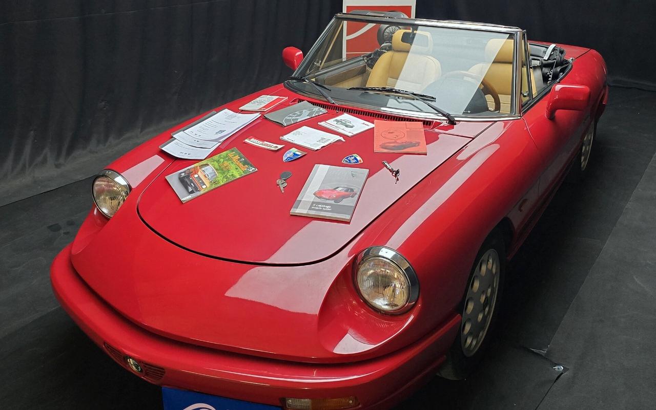 Alfa Romeo Spider 2.0i