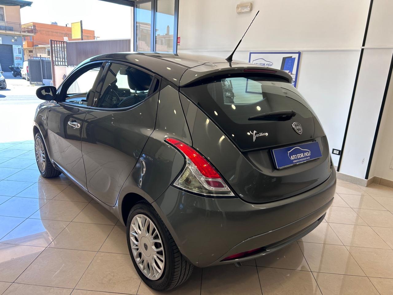 Lancia Ypsilon 1.2 69 CV 5 porte Gold