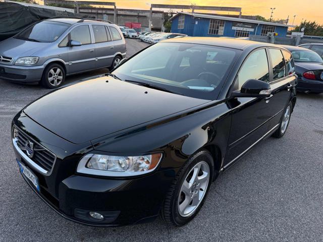 VOLVO V50 D2 R-design senza nessun lavoro da fare