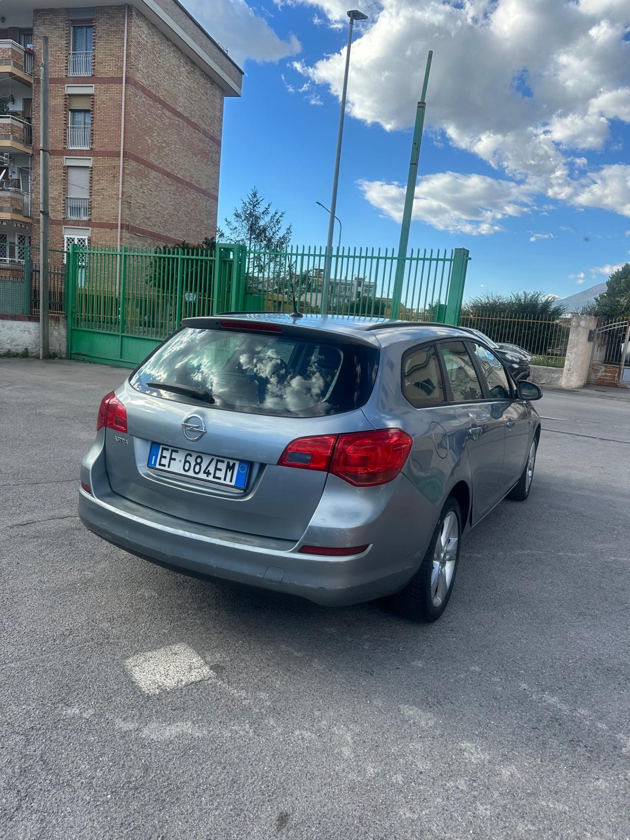 Opel Astra 1.4 100CV Sports Tourer Cosmo