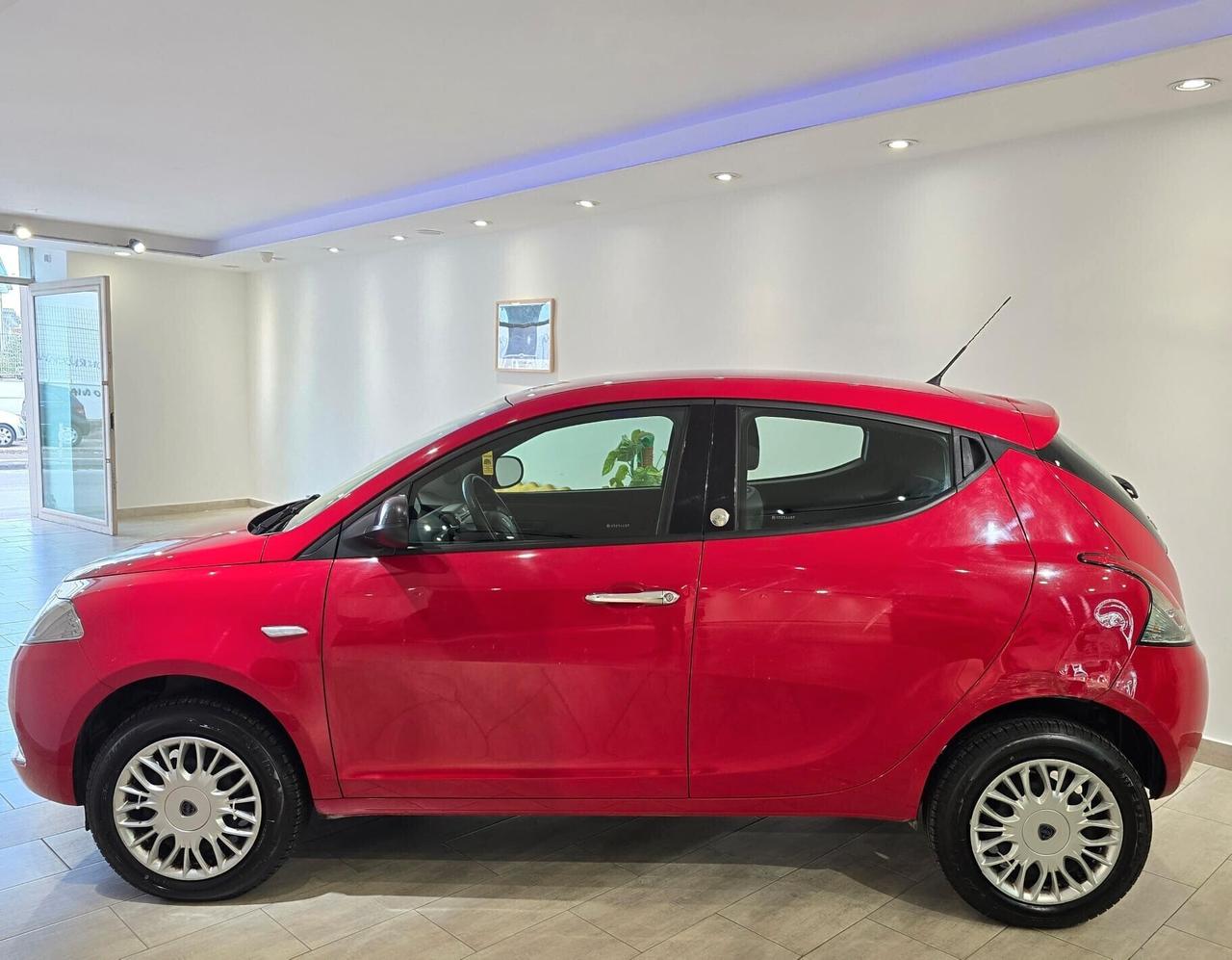 Lancia Ypsilon 0.9 BENZINA /metano ANNO 2017