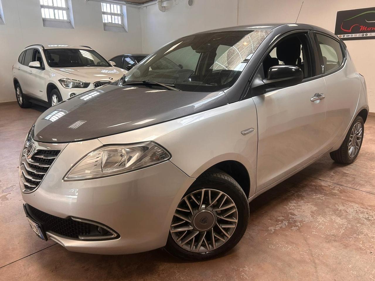 Lancia Ypsilon 1.2 69 CV 5 porte S&S Platinum