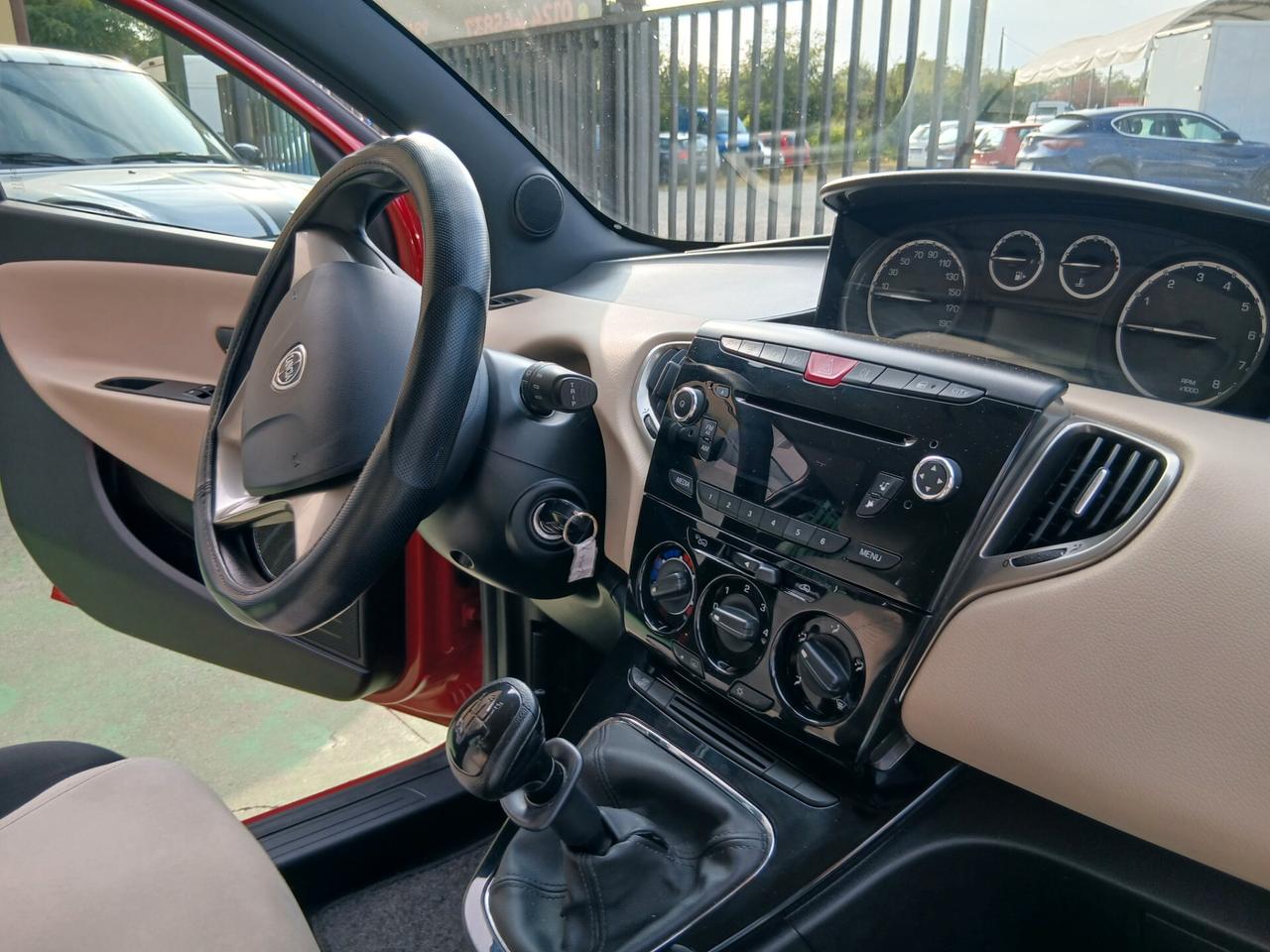 Lancia Ypsilon 1.2 69 CV 5 porte GPL Ecochic Platinum