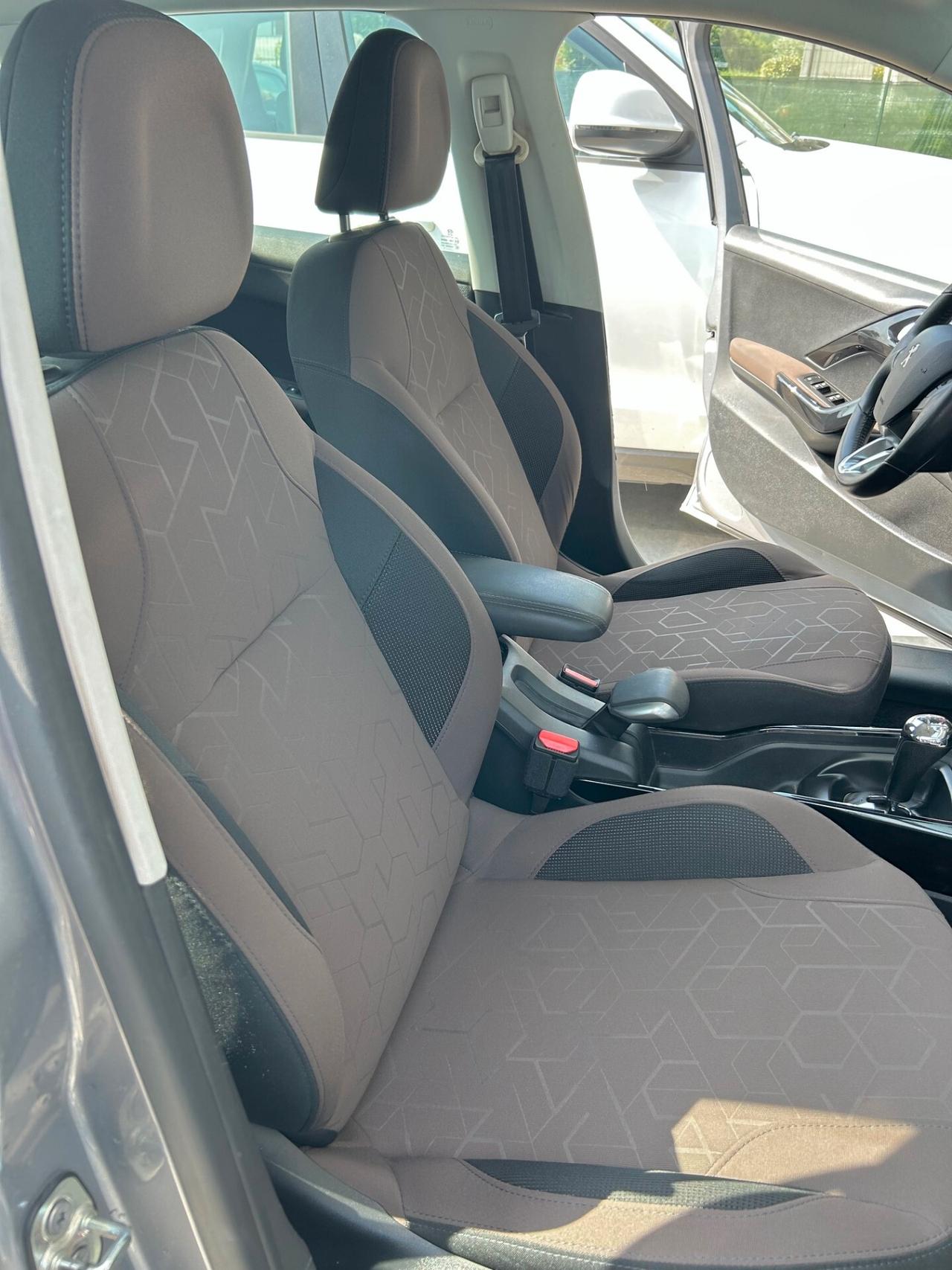 Peugeot 2008 1.6 e-HDi 92 CV - AUTOMATICA