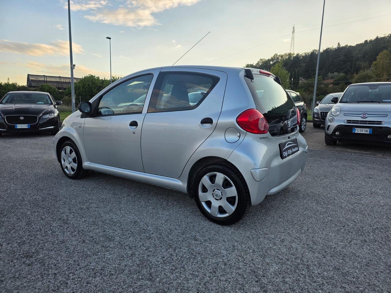 Toyota Aygo 1.0 12V VVT-i 5 porte Sol