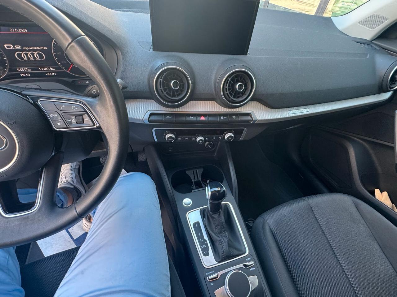 Audi Q2 40 TFSI quattro S tronic Business Advanced