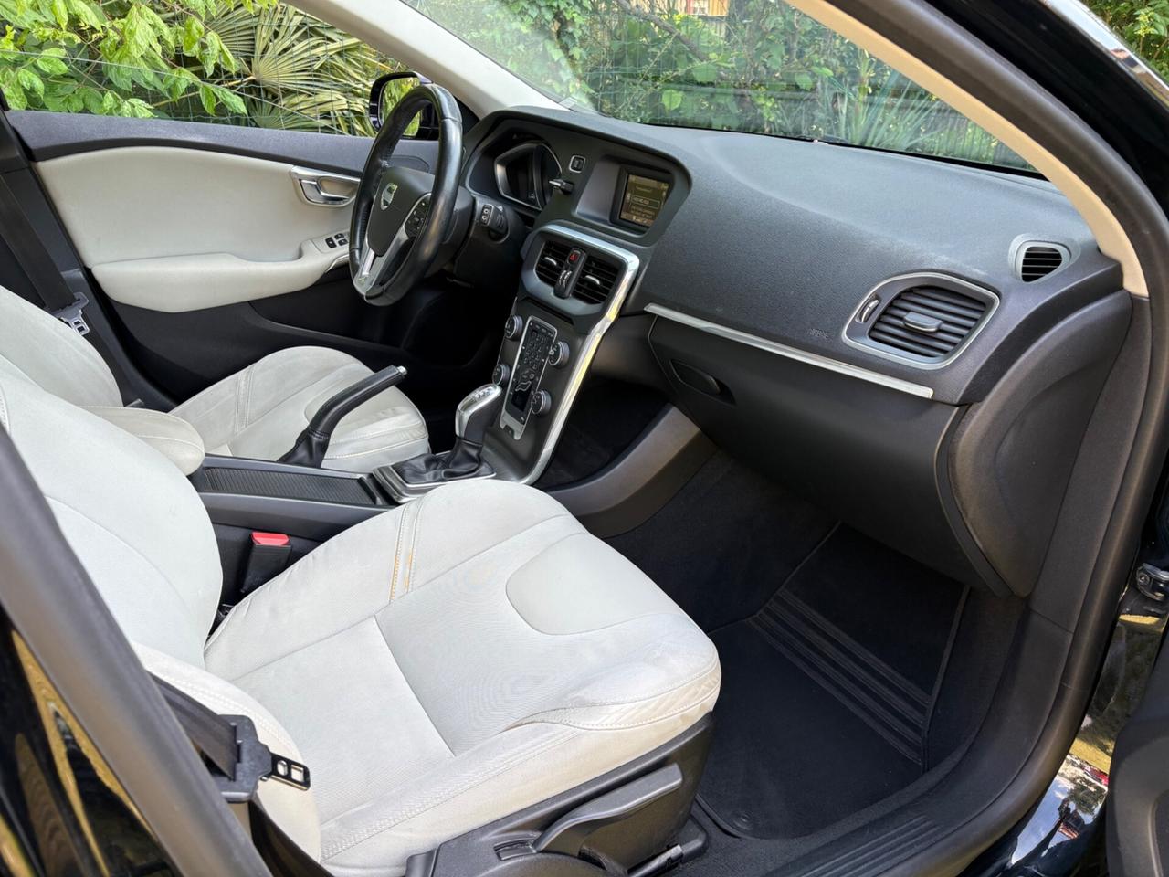 Volvo V40 2.0D3 150cv cambio automatico full