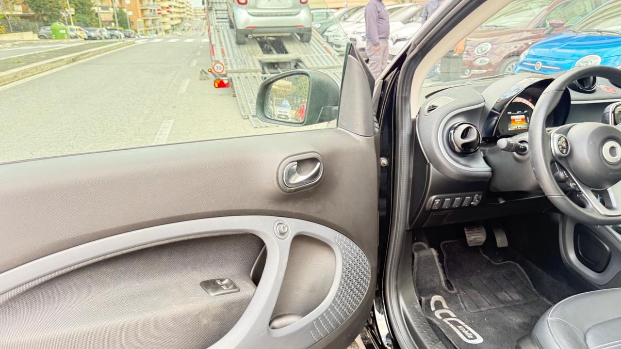 Smart ForTwo 70 1.0 twinamic Prime LED NAVI PANORAMA CERCHI 15 BRACCIOLO PDC BLUETOOTH