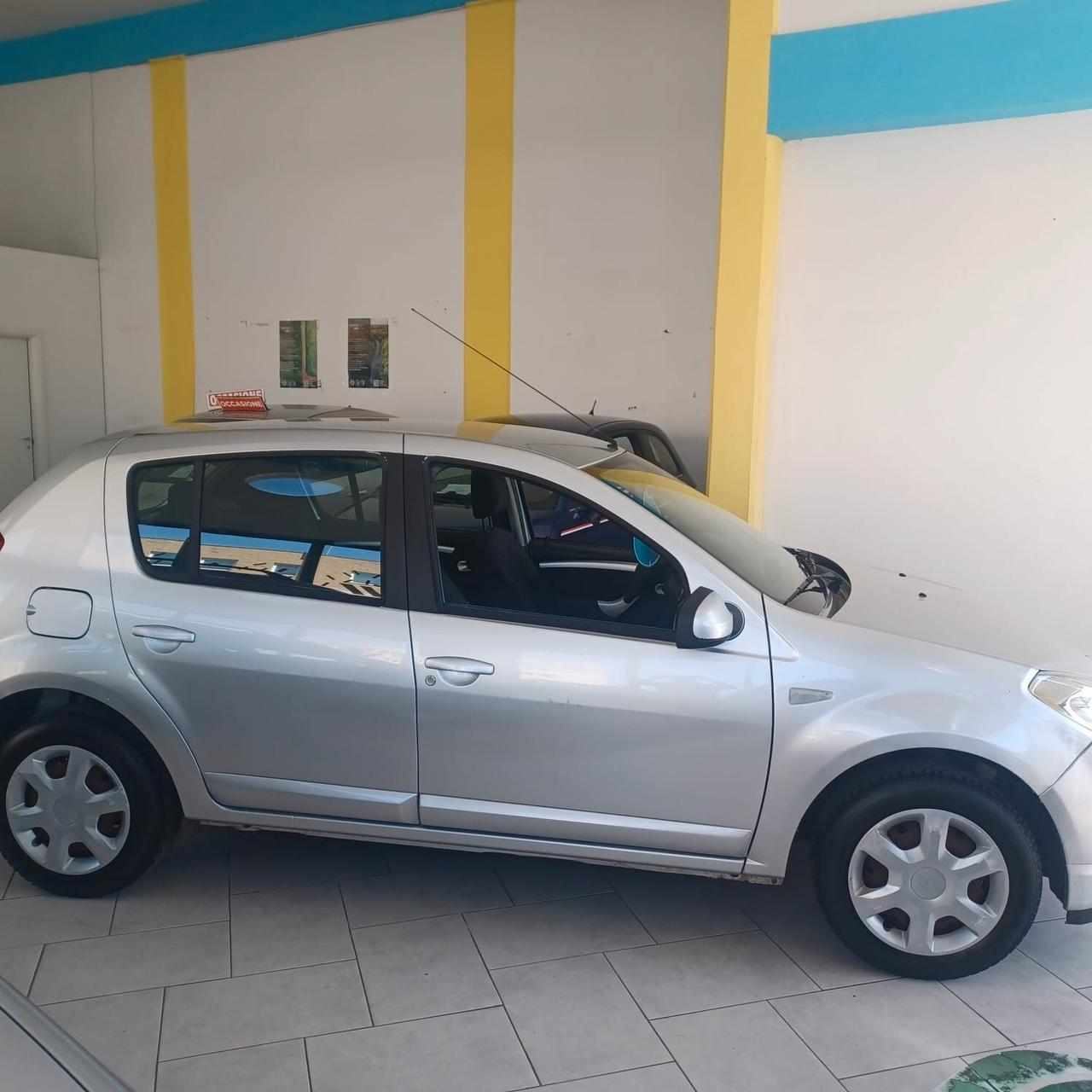 149.588 GPL DI FABBRICA SANDERO 1.4 PER NEOPATENTATI