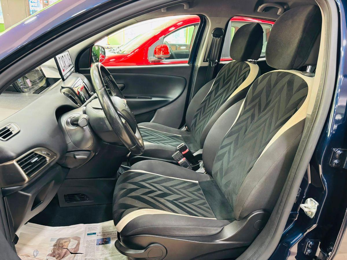 Lancia Ypsilon 1.2 69 cv 5p. GPL Ecochic