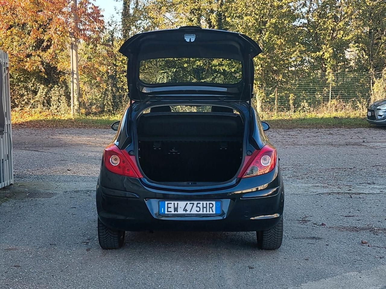 Opel Corsa 1.2 benzina UNICO PROPRIETARIO (Neopatentati)