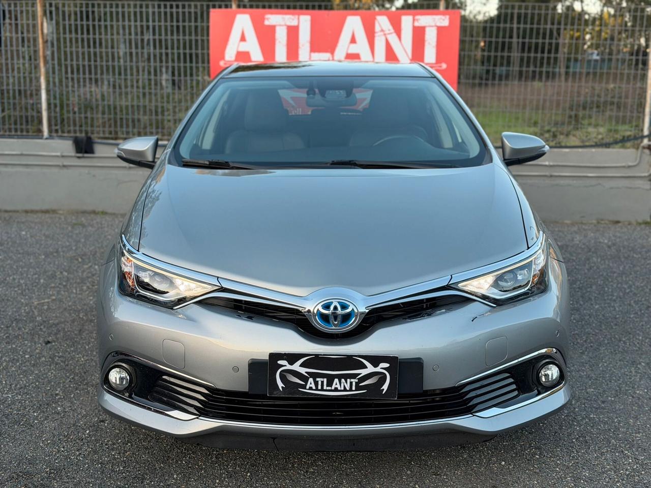 Toyota Auris 1.8 Hybrid Lounge