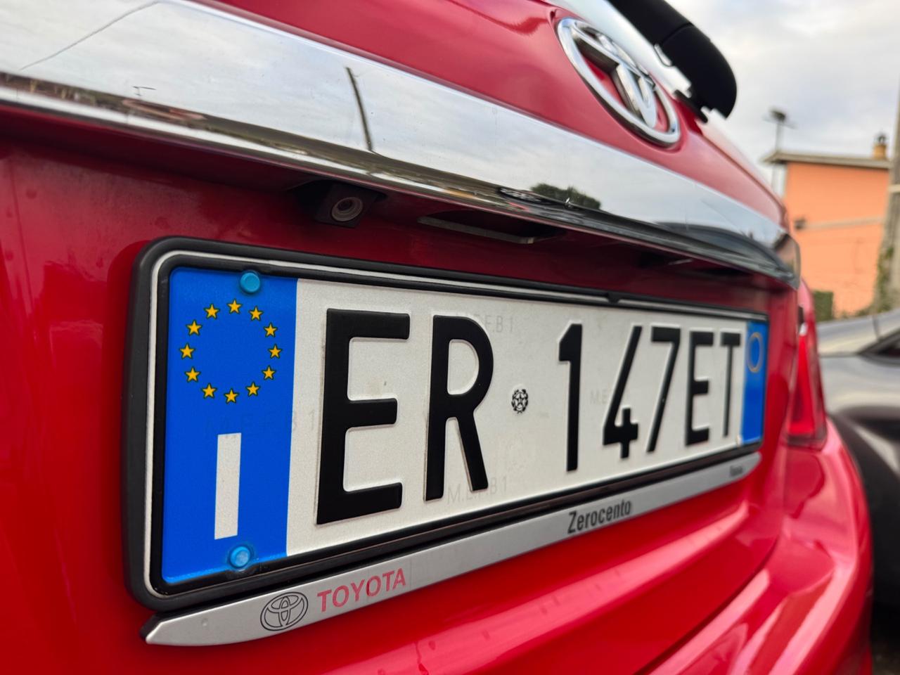 Toyota Yaris 1.0 5 porte Lounge NEOPATENTATI