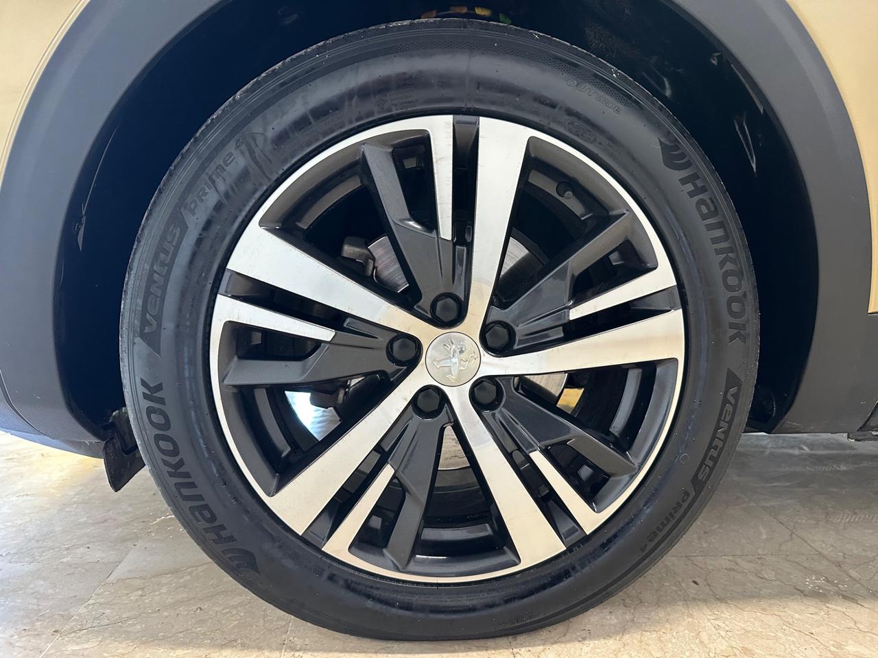 Peugeot 3008 BlueHDi 120 EAT6 S&S Allure