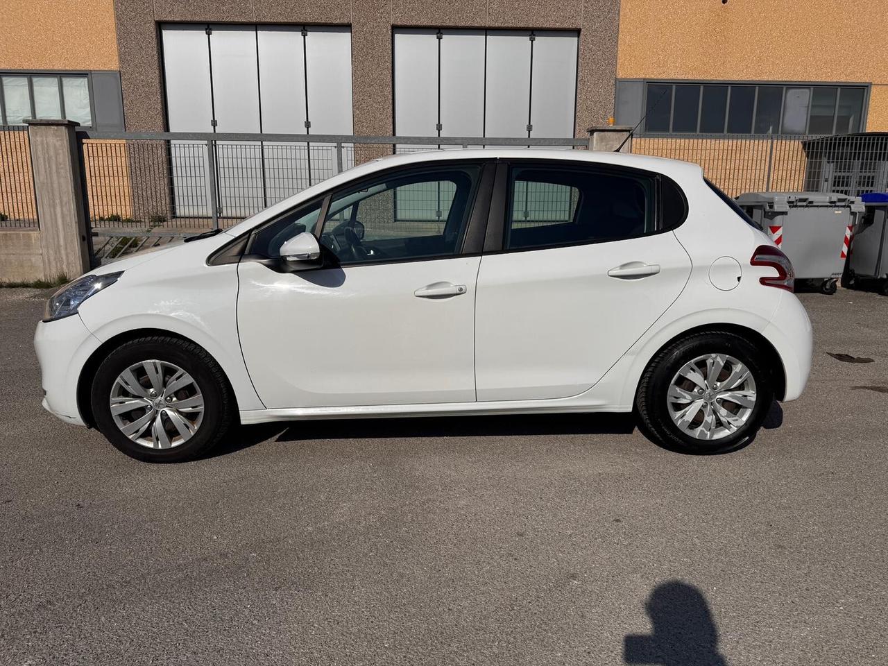 PACCHETTO : PEUGEOT 208 + OPEL CORSA (LEGGERE)