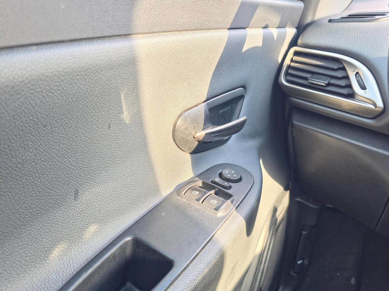 Lancia Ypsilon 1.2 69 CV 5 porte Elefantino 2015-E6 Manuale NEO