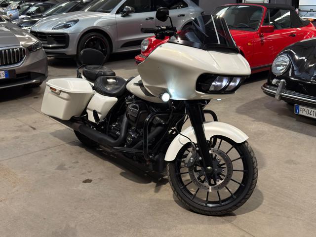 HARLEY-DAVIDSON FLTRXS Road Glide Special 107