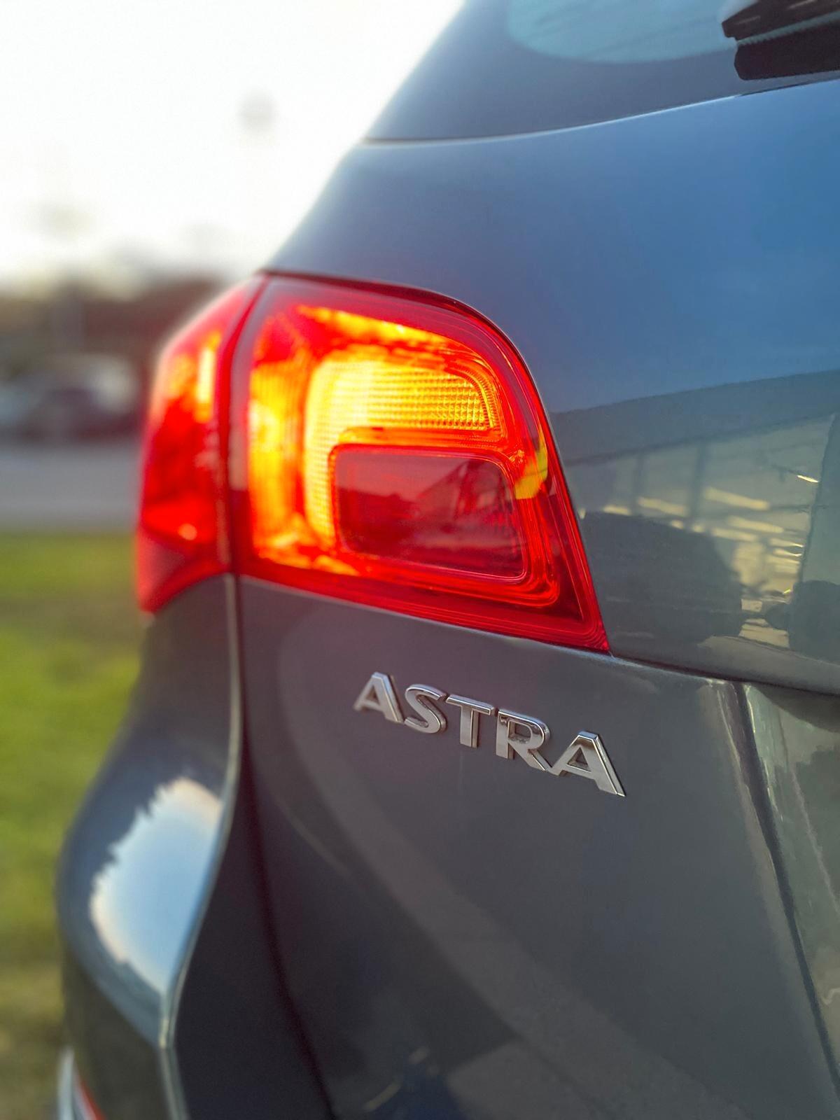 Opel Astra 1.4 Turbo 140CV Sports Tourer Cosmo