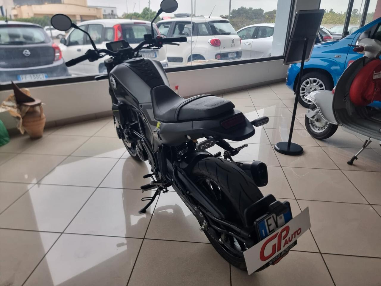 Benelli Leoncino 250 km 3300