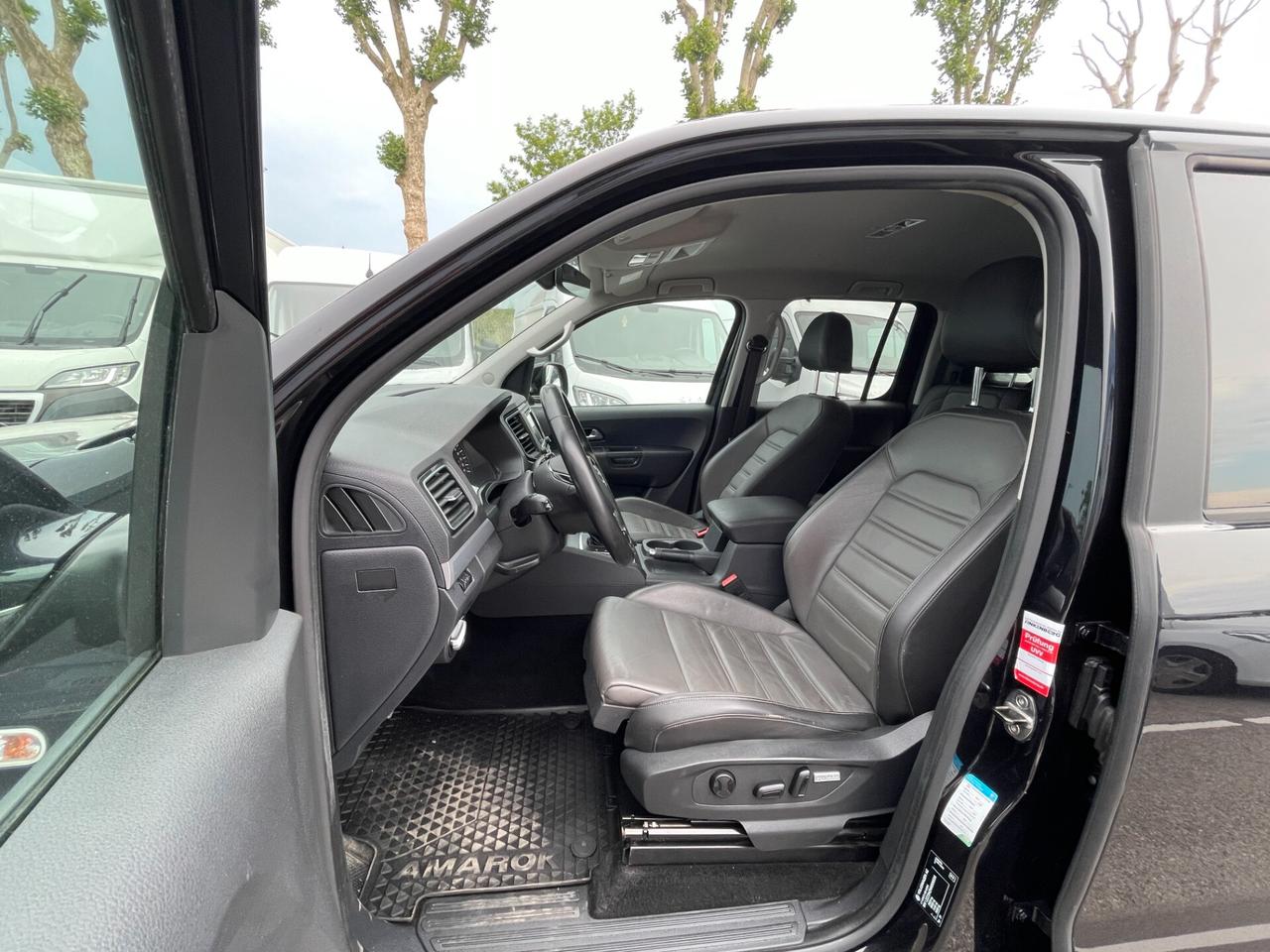 Volkswagen Amarok 3.0 V6 TDI 4MOTION BMT permanente aut. DC Highline DOPPA CABINA