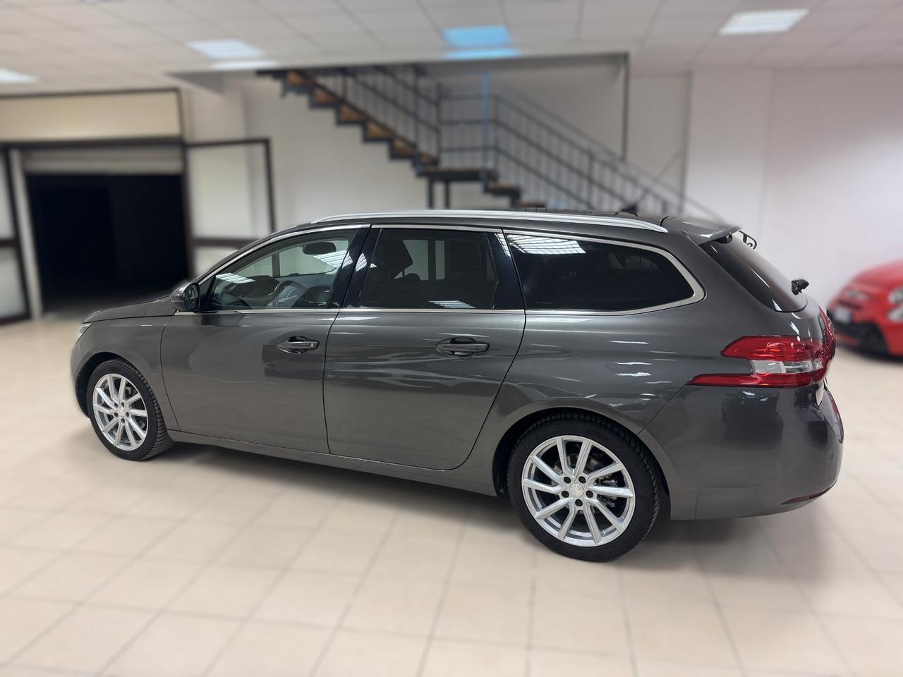 Peugeot 308 BlueHDi 130 S&S SW Allure