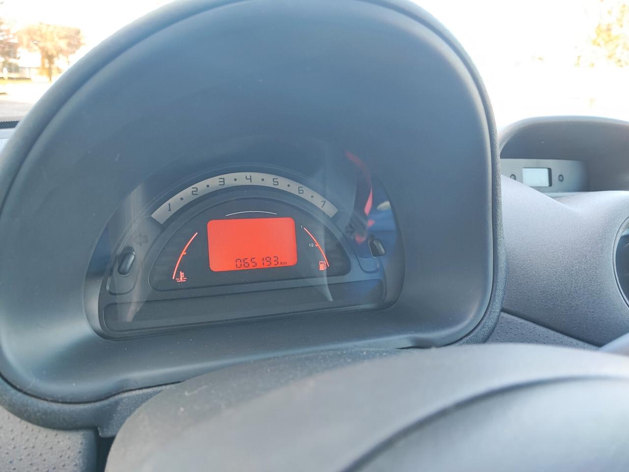 Citroen C2 1.1 Benz 65 Milà km originali