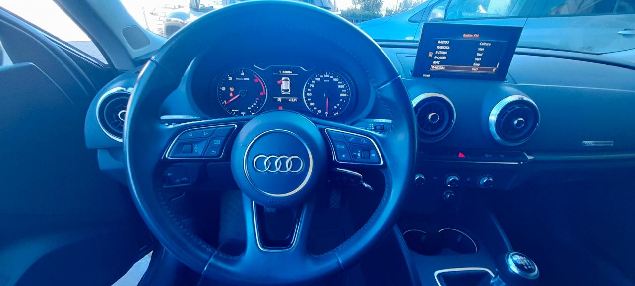 Audi A3 SPB 30 TDI 116cv Design