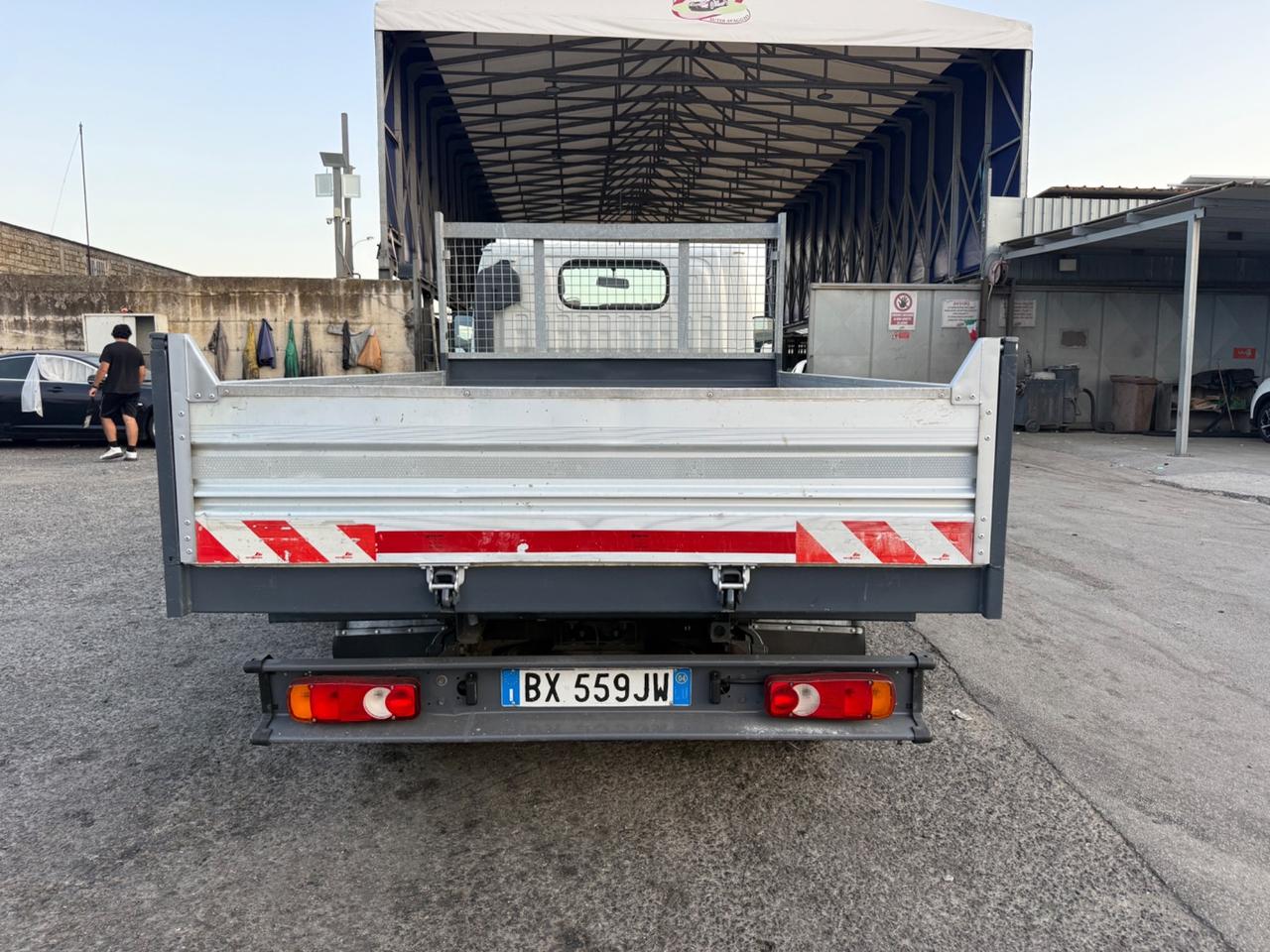 Nissan Cabstar 3.0 Diesel 120 Cv Trilaterale