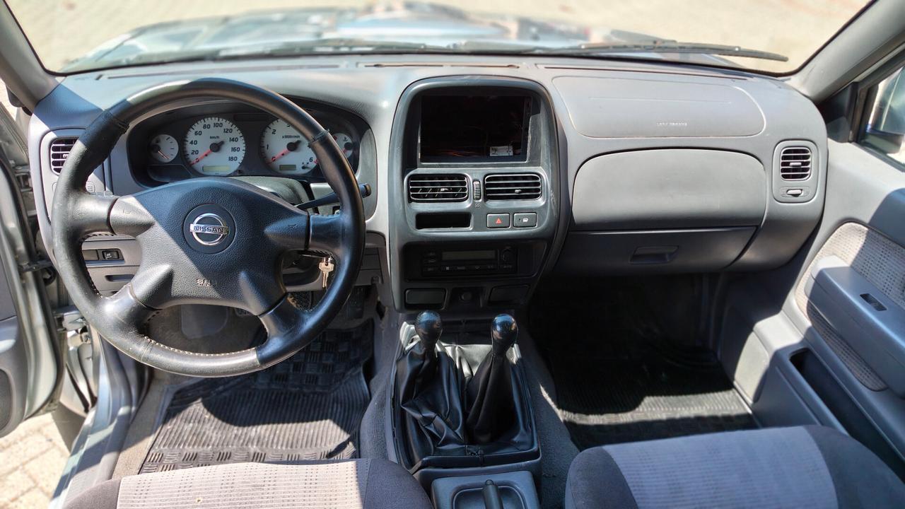 Nissan Navara Double Cab 2.5 td 133cv