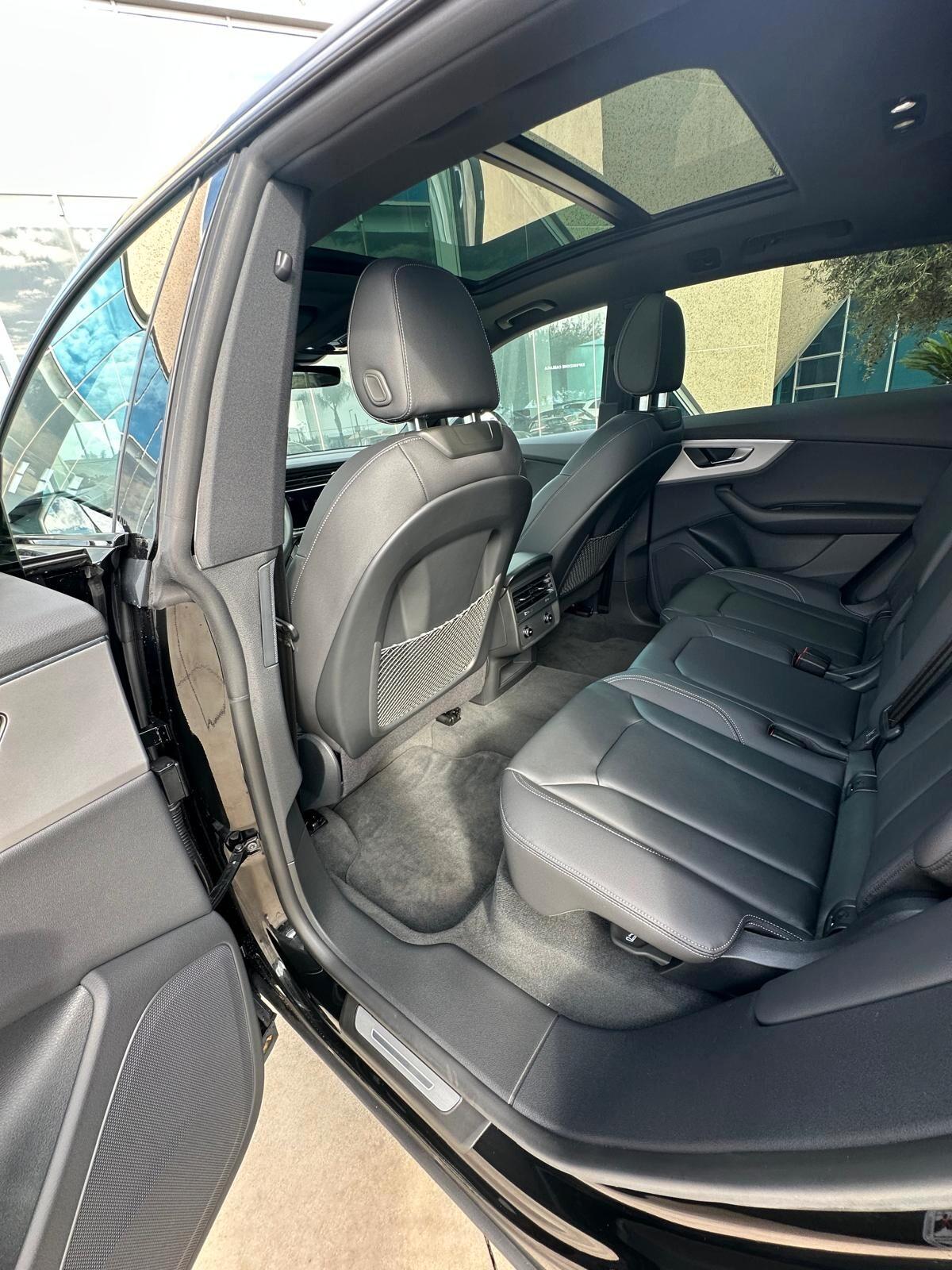 Audi Q8 SUV 45 TDI quattro tiptronic S line edition possibilità noleggio no scoring